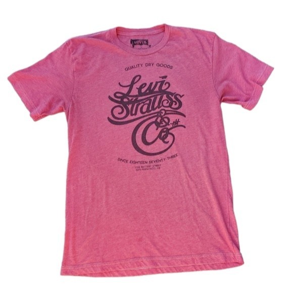 Red Levi's Logo Casual T-Shirt - Picture 3 of 12